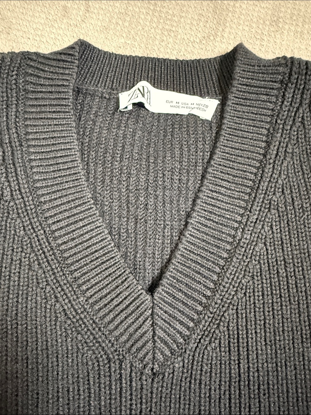 Zara Knit Sweater Vest Black V Neck Ribbed Size Medium - Picture 2 of 6
